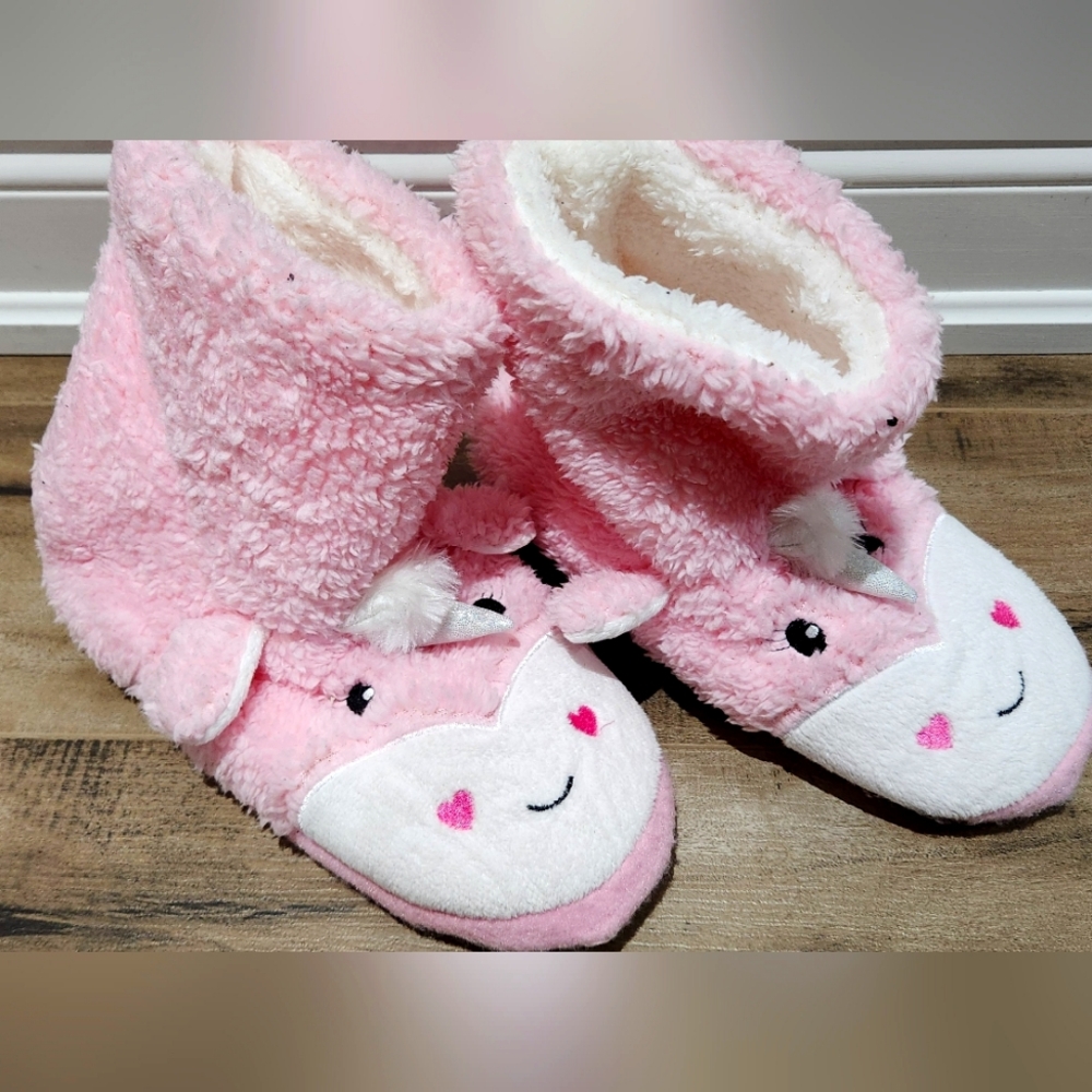 Women's cozy unicorn slippers